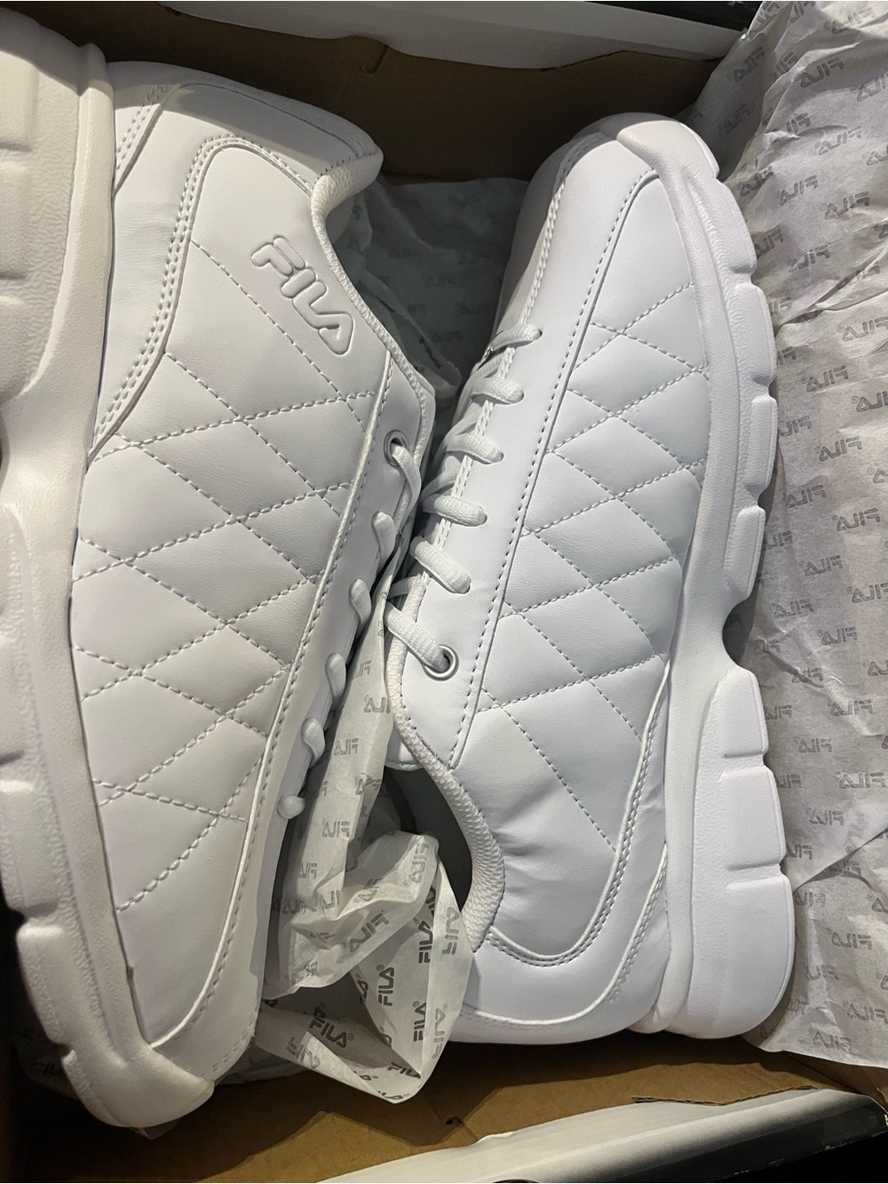 FILA Fulcrum 3 Men’s Size 10 White Silver Sneakers New in Box